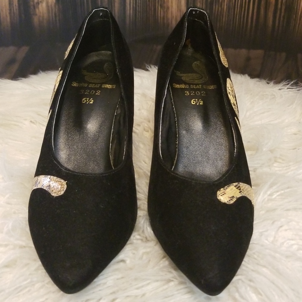 {vintage} Black velvet heels/snake ornamentation - Picture 3 of 8